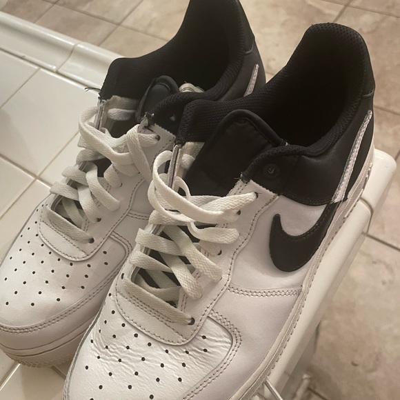 Shoes - Picture 3 of 4